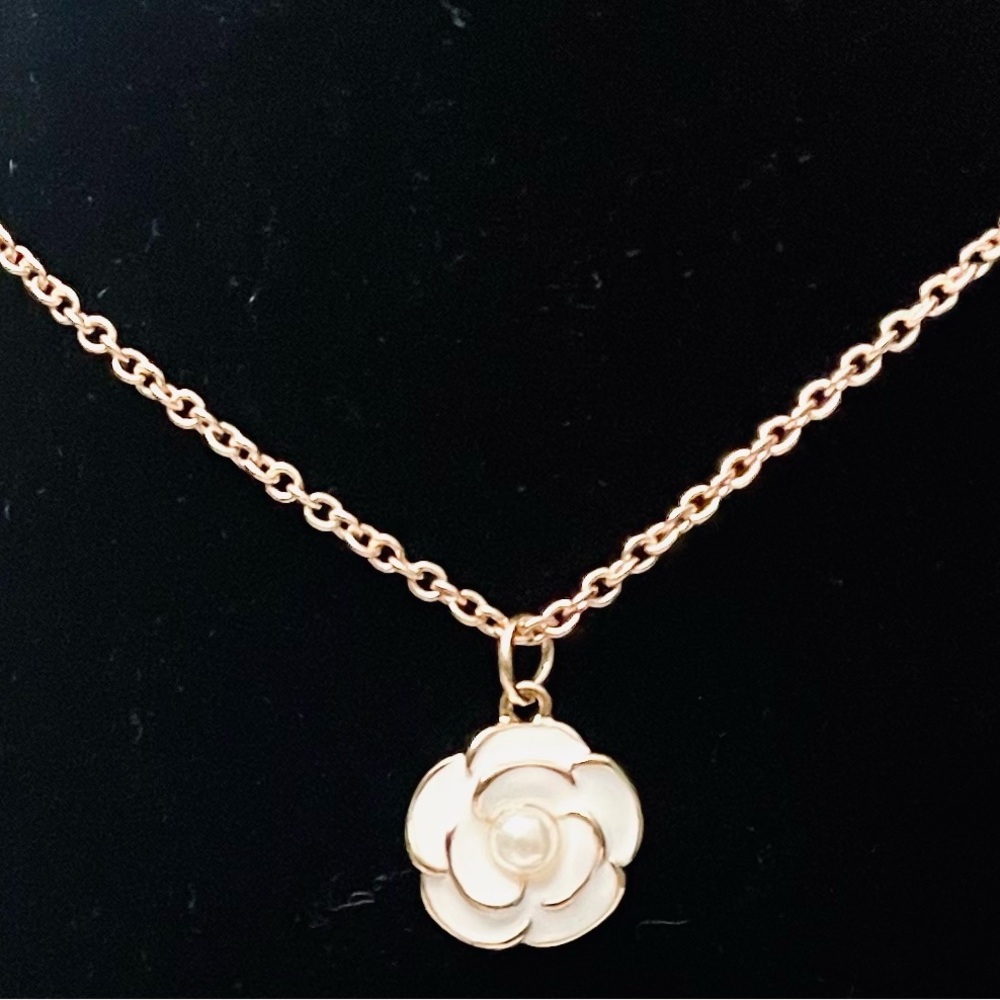 Camellia Flower Stylish Design Gold- Plated Lightweight Dainty Necklace